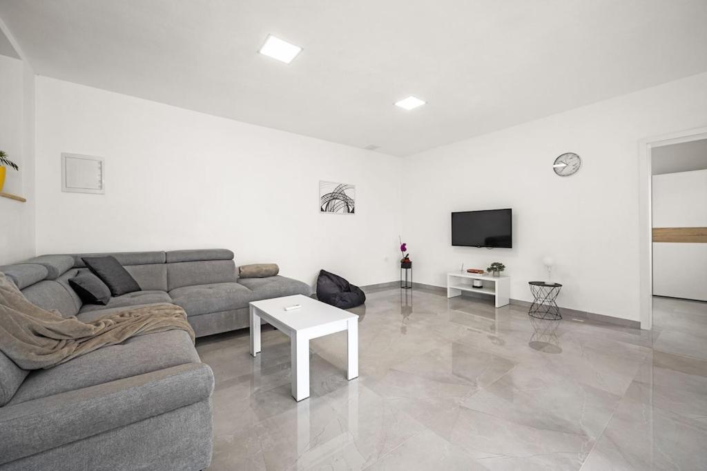 Apartment Olive Garden Near Pula 3 Km From Center And Only 4 Km From The Beach For 4 Persons Zewnętrze zdjęcie