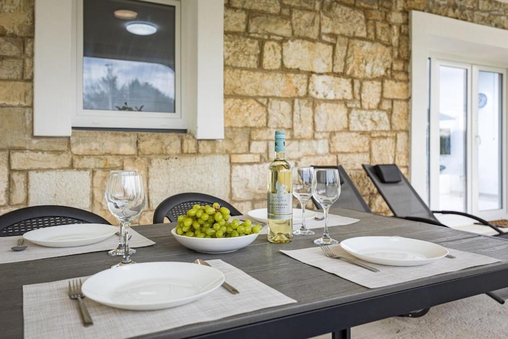 Apartment Olive Garden Near Pula 3 Km From Center And Only 4 Km From The Beach For 4 Persons Zewnętrze zdjęcie