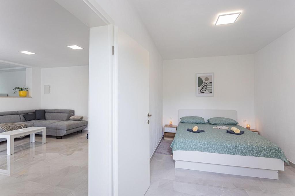Apartment Olive Garden Near Pula 3 Km From Center And Only 4 Km From The Beach For 4 Persons Zewnętrze zdjęcie